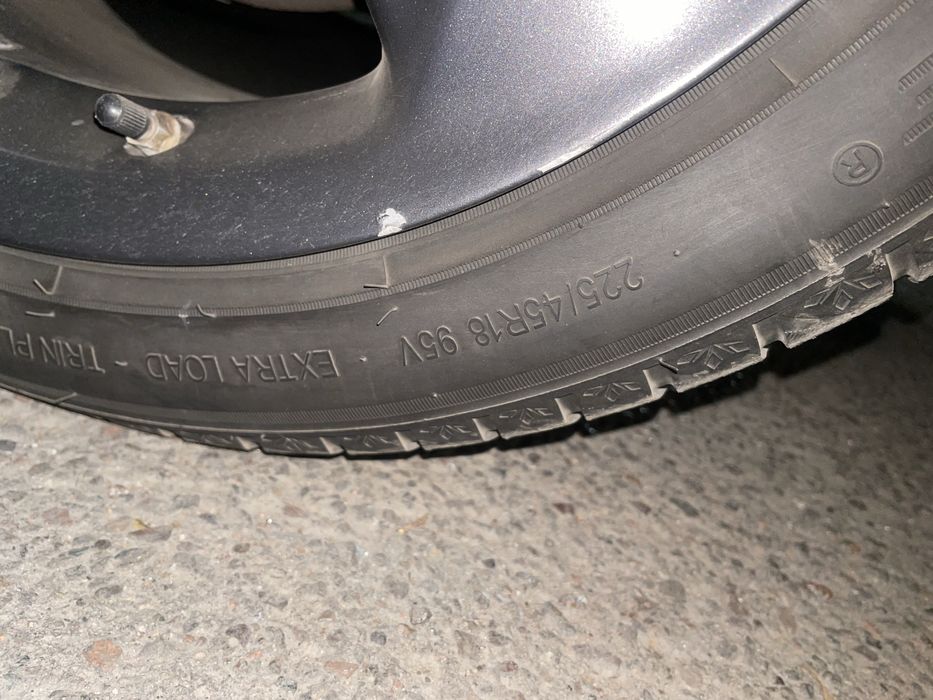 Шины 235/45/R18 Triangle