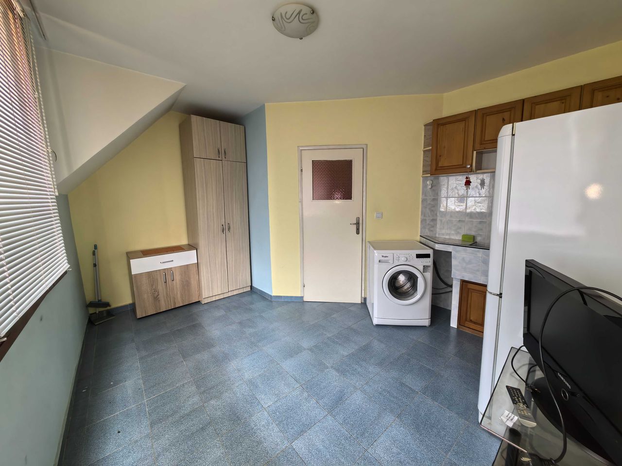 Продава се Едностаен апартамент в Ямбол, Център - 55 кв.м за 910 €/кв.м - Снимка #1
