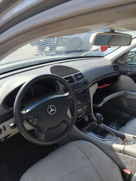 Vând motor e 220 cdi