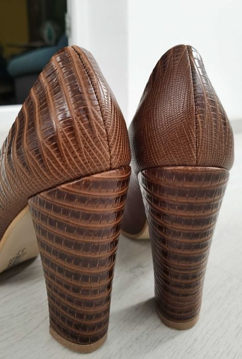 Pantofi stiletto noi superbi cu toc gros, maro marimea 37