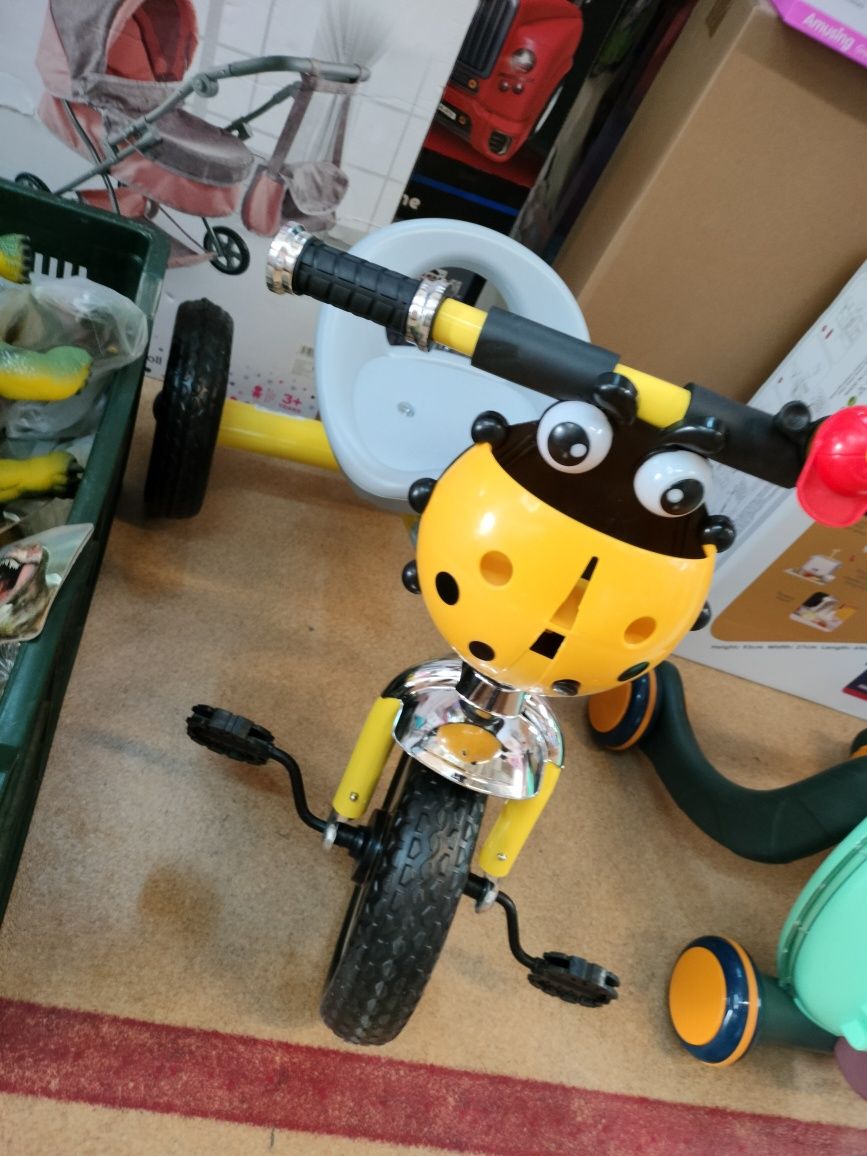 Bicicleta cu pedale pentru copii