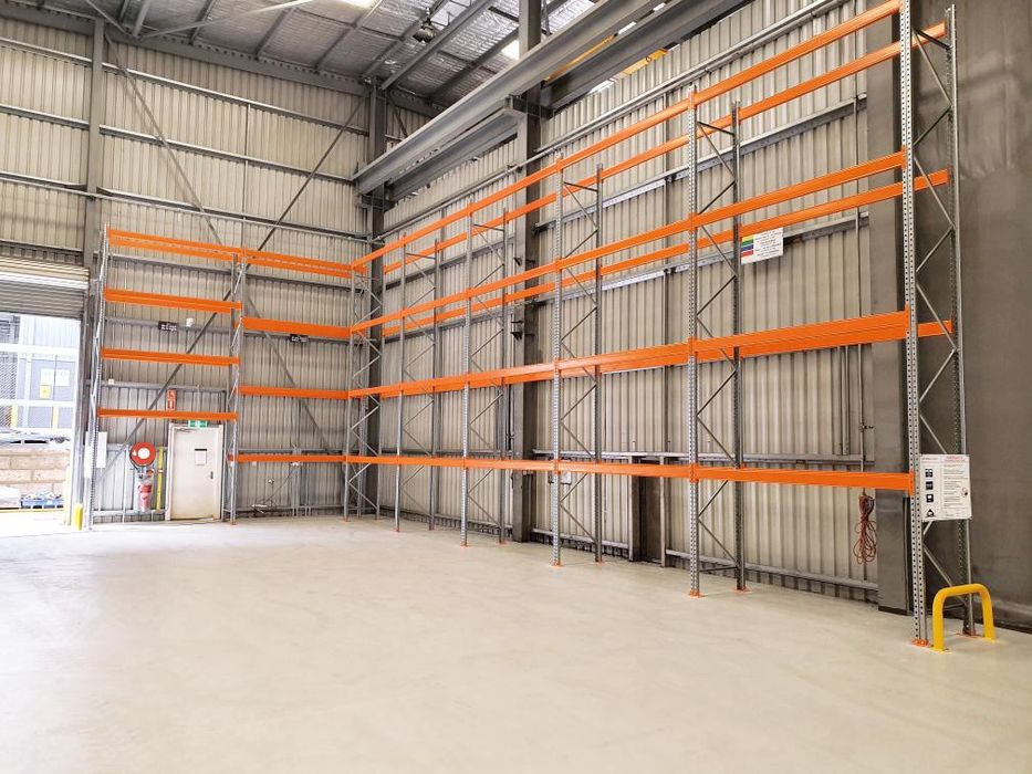 Rafturi metalice depozitare paleti