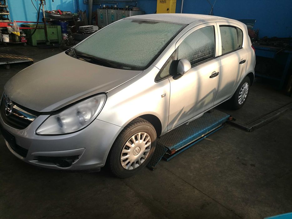 CD радио /музика /MP3  оригинално, за Тойота Ярис 2006--2010 го