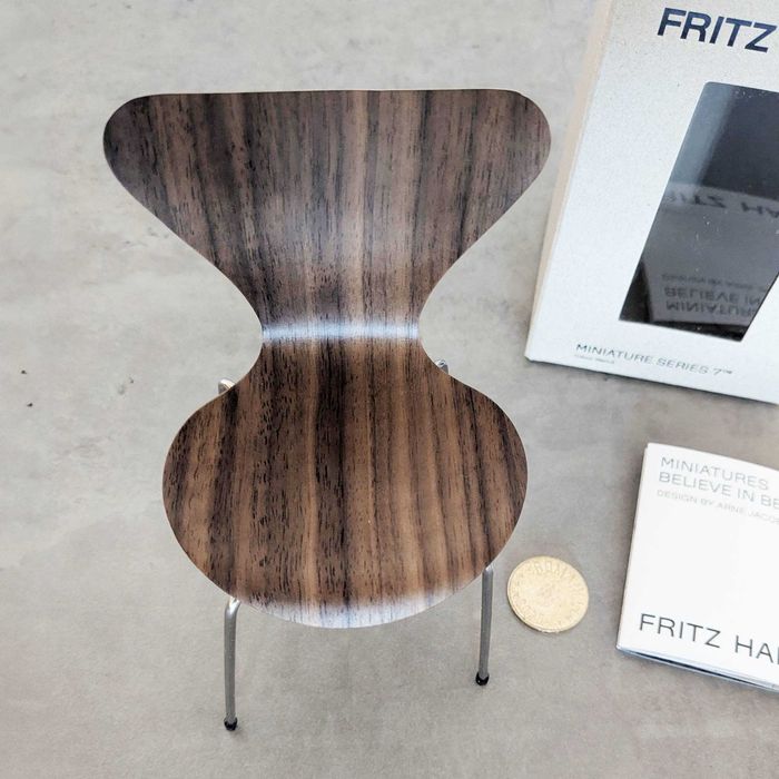 Scaun miniatura 1:6, Miniature Series 7 Walnut - Fritz Hansen