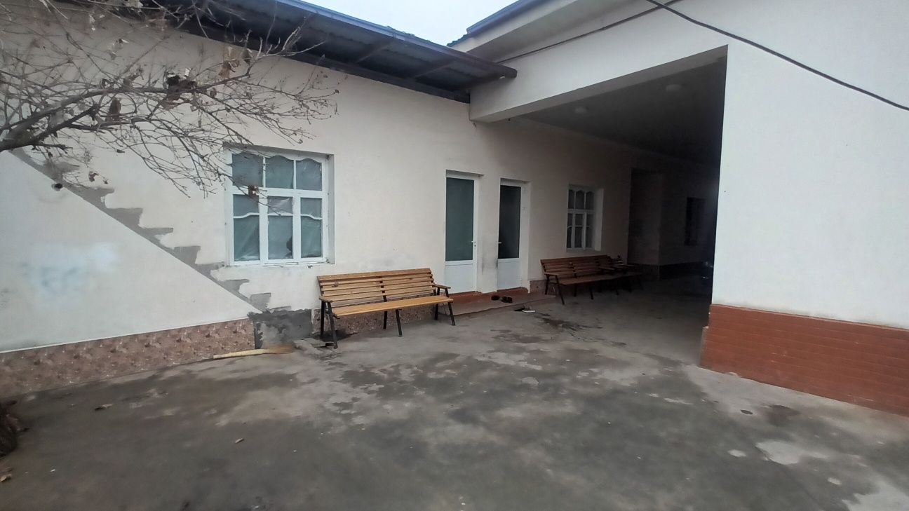 Тошкент шахар Янгихает туманида 6 соток ер,8 хона уйи билан 135 000 $