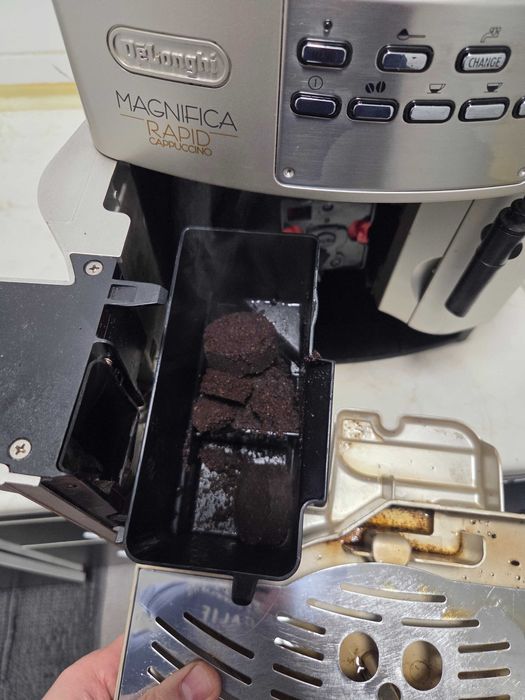 Espressor Automat DeLonghi Magnifica ESAM 3400.S Aparat cu Cafea Boabe