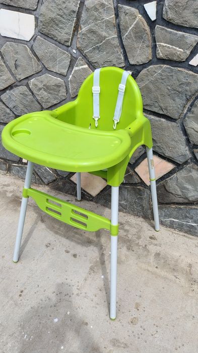 Scaun de masa bebe