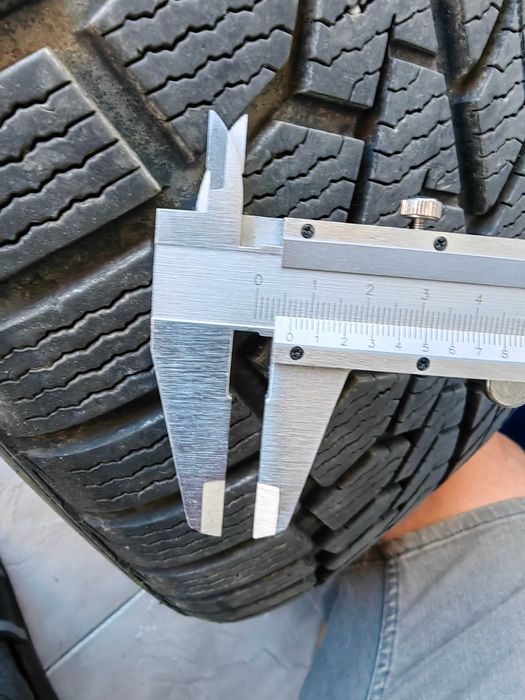 westlake zyper snow  235 55 17