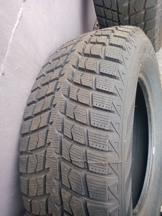 Шины GreenMax в новом состояний. Размер 245/65/17