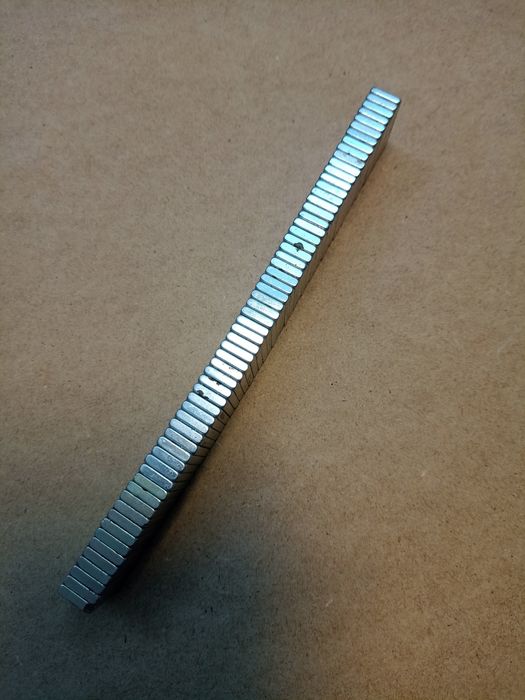 Lot peste 50 magneți 25x10x2