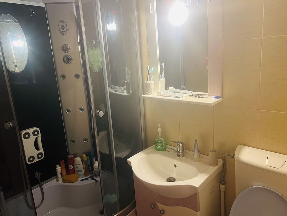 Vand apartament cu 2 camere decomandat
