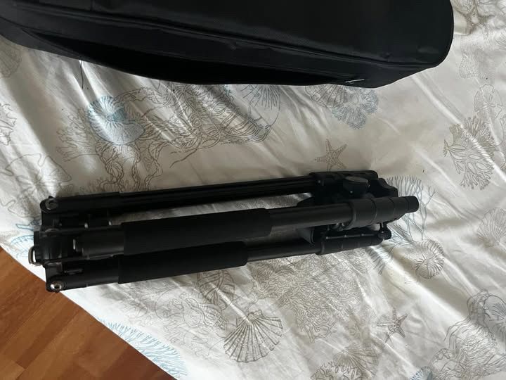 Vand trepied plus gimbal impecabile