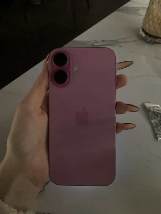 Здравейте, продавам IPhone 16, 128GB