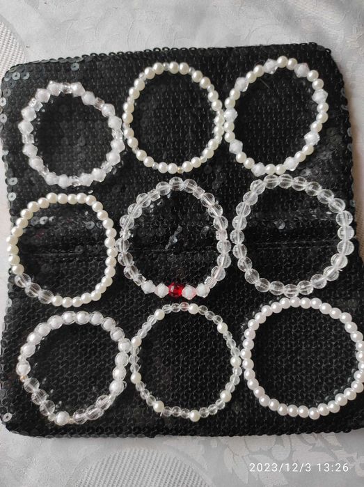 Ръчно изработени гривни