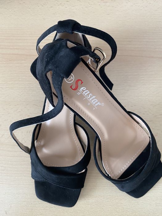 Sandale noi, marimea 37 - toc patrat