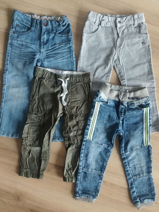 Lot Pantaloni baiatel 98 și lot 104