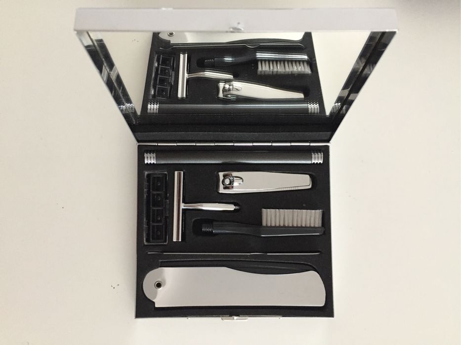 Trusa cosmetica Boss (barbati)