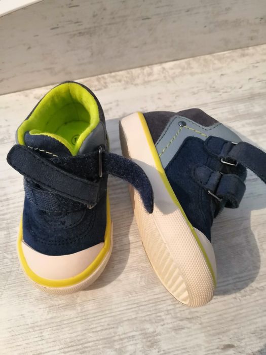 Колев и Колев обувки 21 рр и Чико 19рр