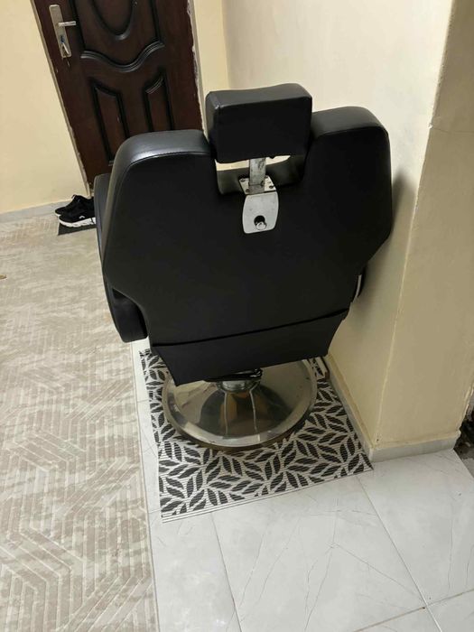 ПРОФЕСИОНАЛЕН бръснарски стол