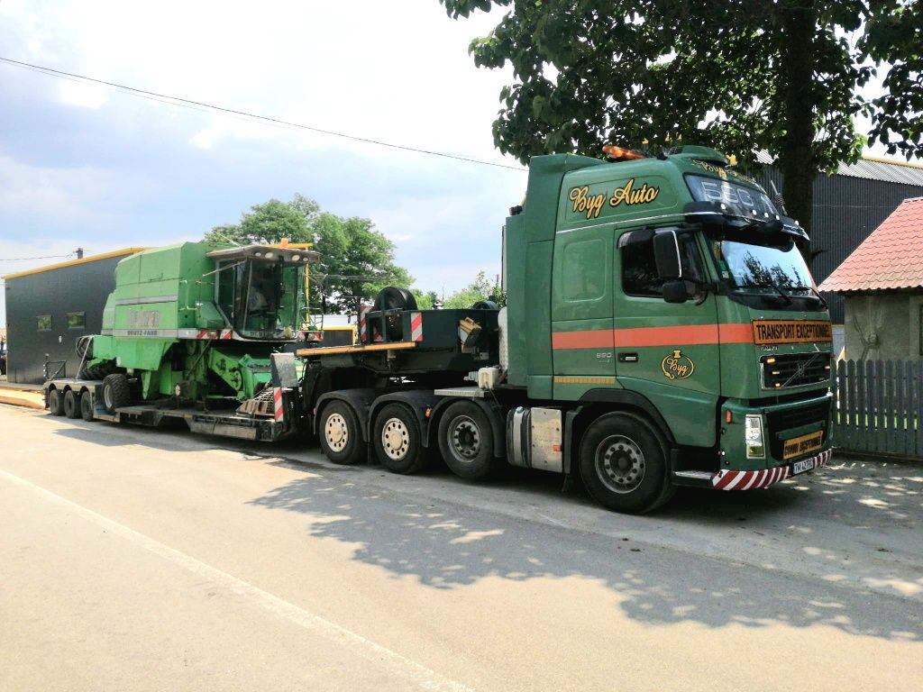 Transport agabaritic combine utilaje