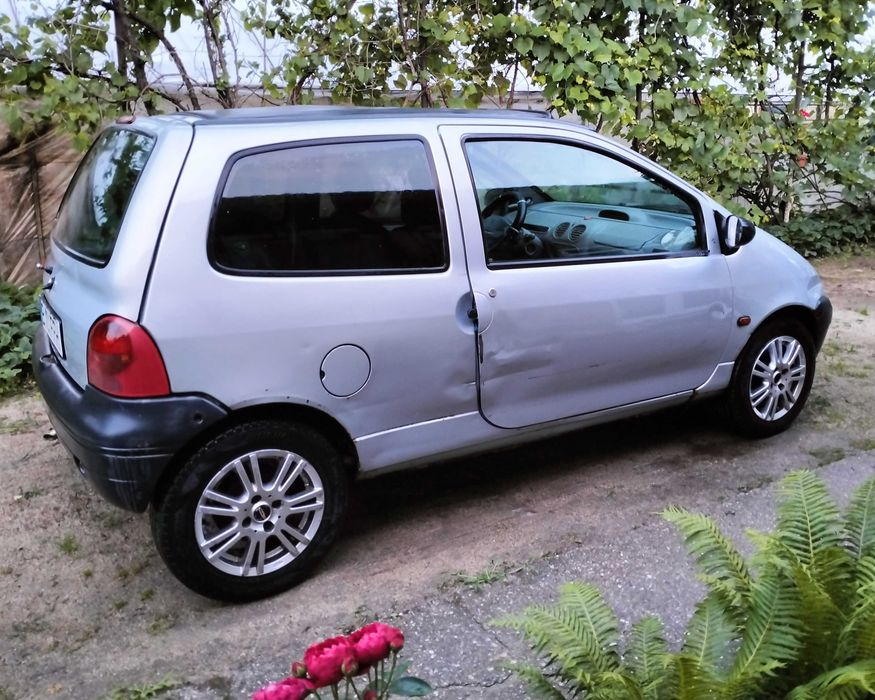 Vand- schimb Renault Twingo 1.2 benzina ( PROPRIETAR ) pret discutabil