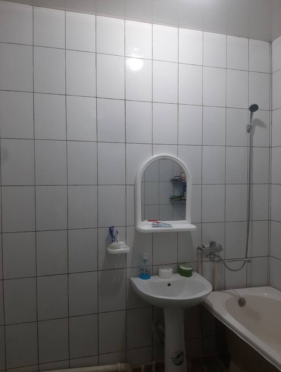 Продаётся  2х квартира на 2 этаж орр АЕРАПОРТ