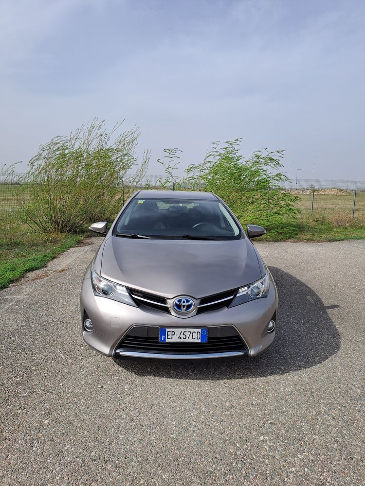 Toyota Auris 2013 Hybrid 170 mii km reali numere valabile!