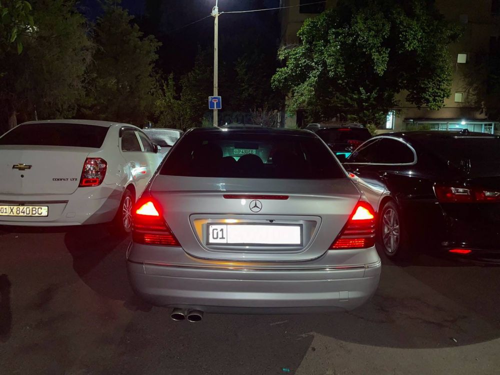 Mercedes Benz W203 C240