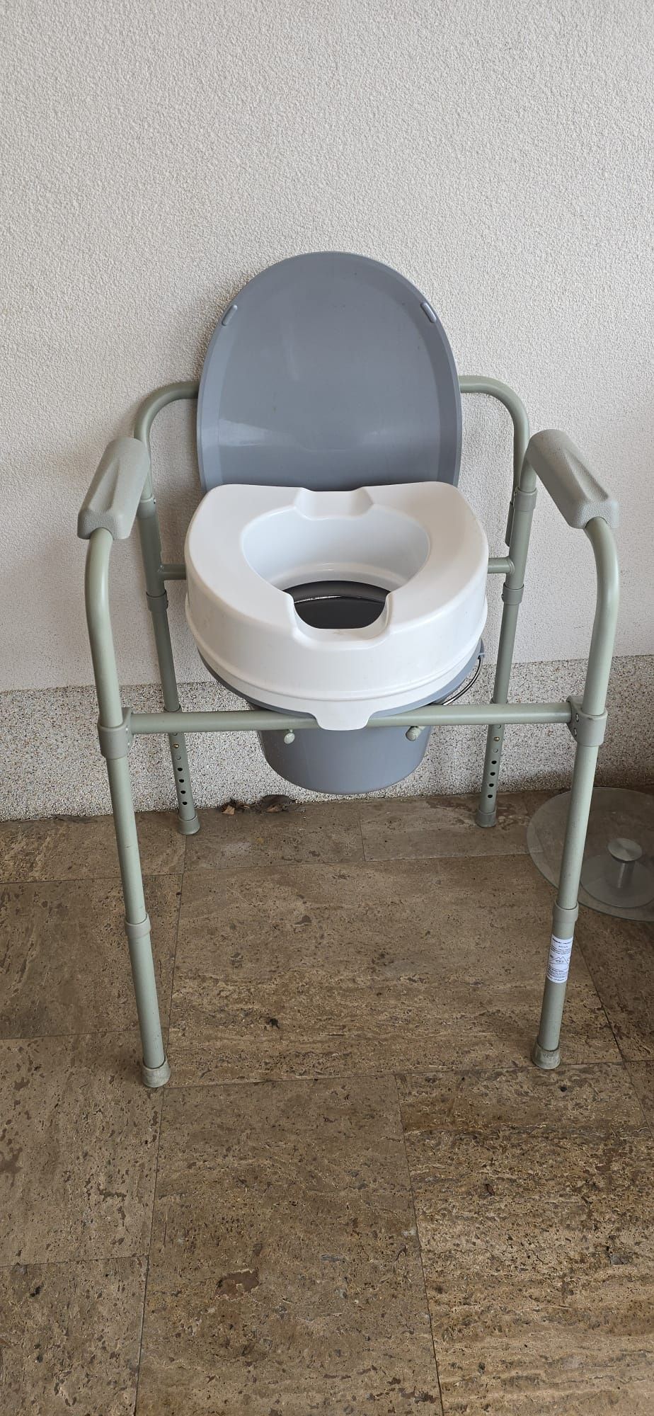 Scaun cu wc de metal si plastic