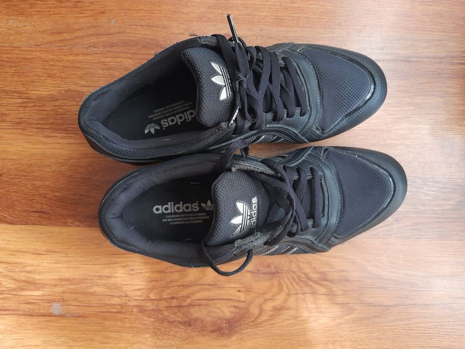 Adidas маратонки 43 номер.