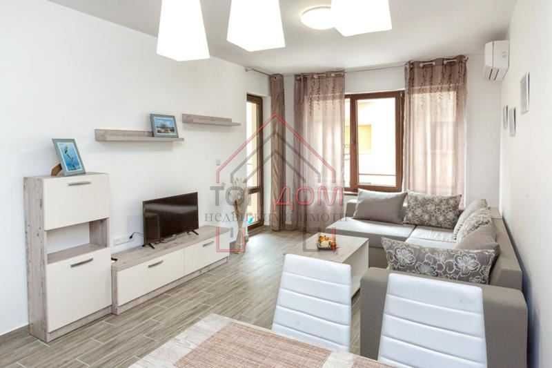 Дава се под наем Двустаен апартамент в Варна, Левски - 70 кв.м за 714 € - Снимка #1