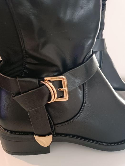 Нови дамски високи черни ботуши