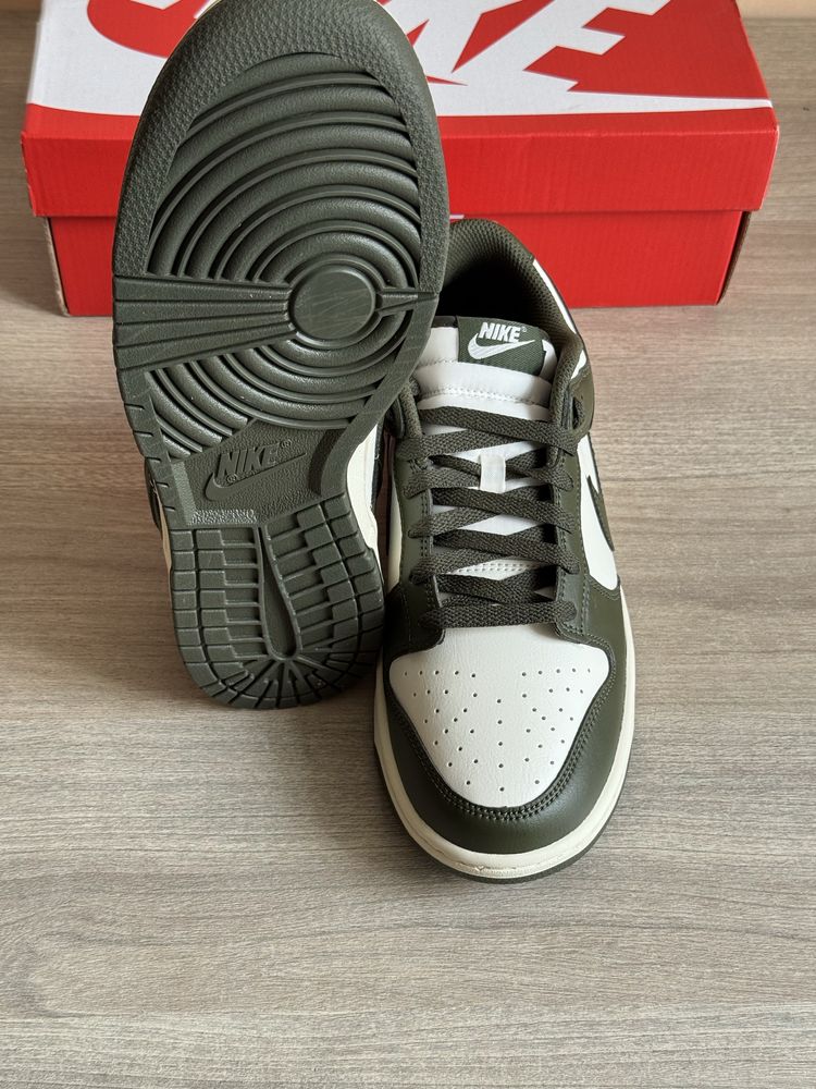 Nuke Dunk Low Retro 42.5 Original USA
