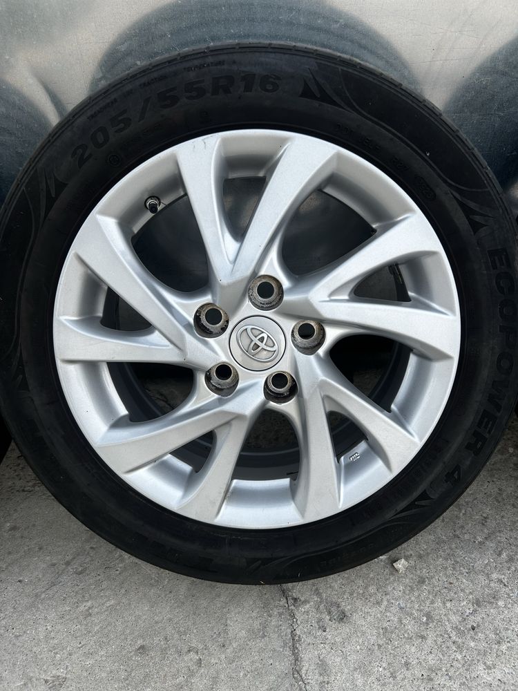 Джанти с гуми за Toyota 5x114.3 16цола