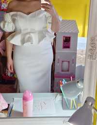 Елегантна и красива бяла рокля XXL, подходяща и за булка