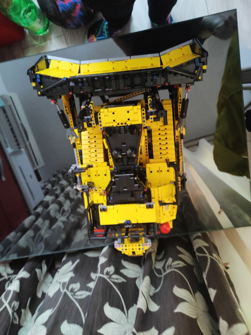 LEGO Technic Buldozer Cat® D11 controlat de aplicatie 42131,3854 piese
