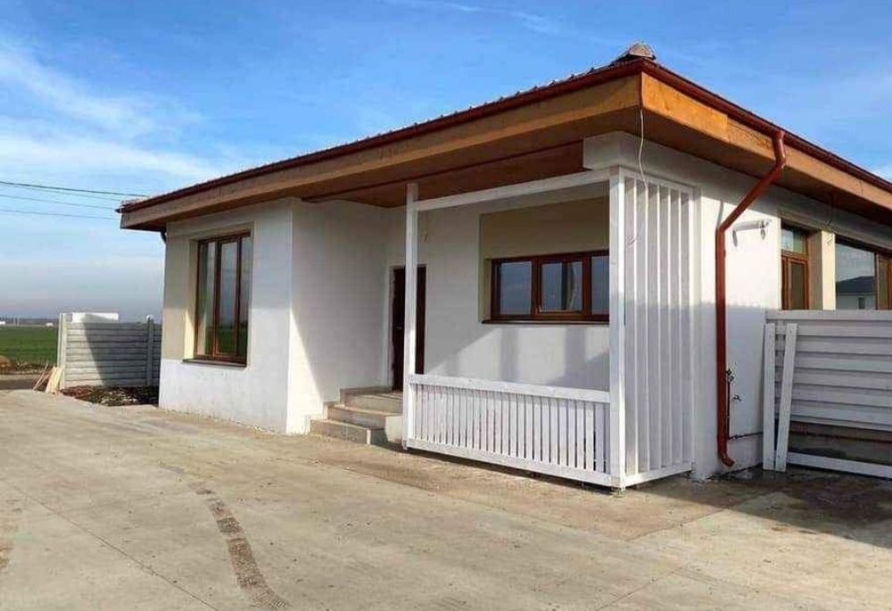 Vand case din panouri sandwich