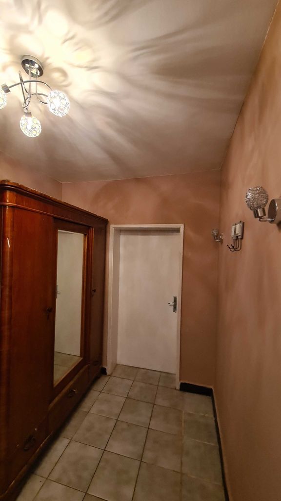 Дава се под наем Тристаен апартамент в София, Младост 1 - 80 кв.м за 612 € - Снимка #17