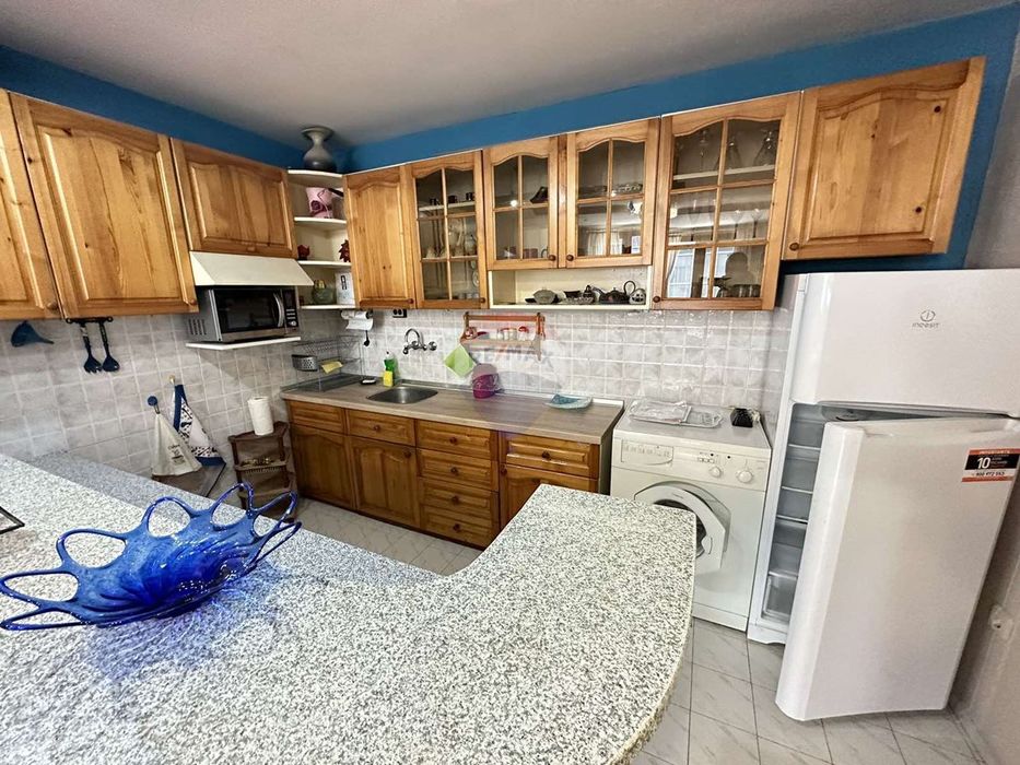 Дава се под наем Двустаен апартамент в Варна, Лятно кино Тракия - 68 кв.м за 306 € - Снимка #2