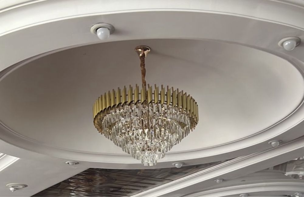 Продам люстры в хорошем состояние