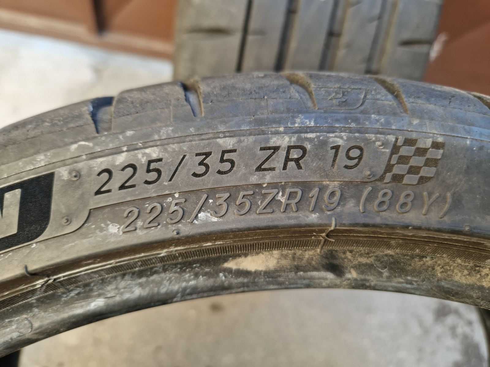 2 Michelin R19 225/35
летни гуми
DOT4016