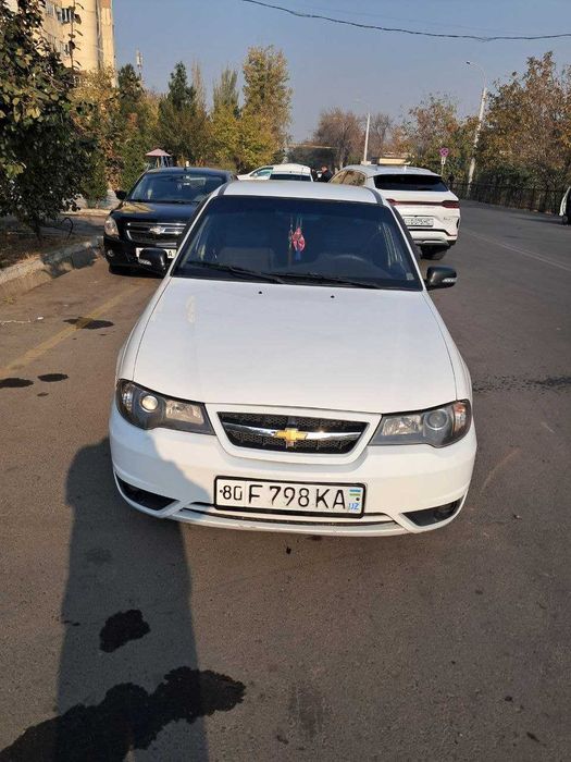 Nexia 2 срочно сотилади.