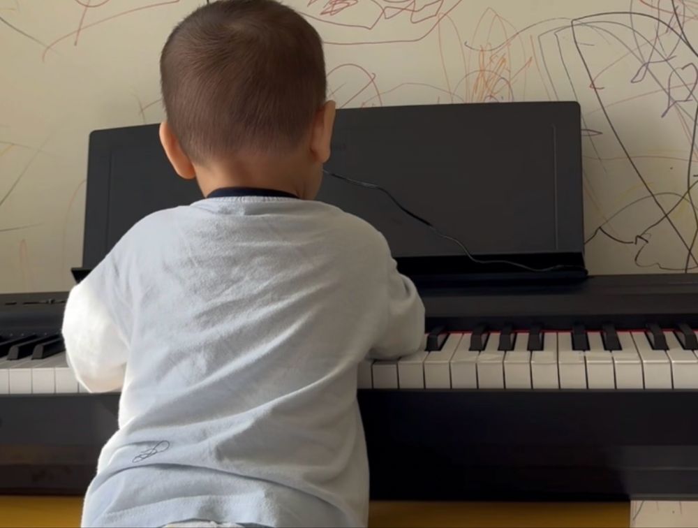 Pianino yamaha e125