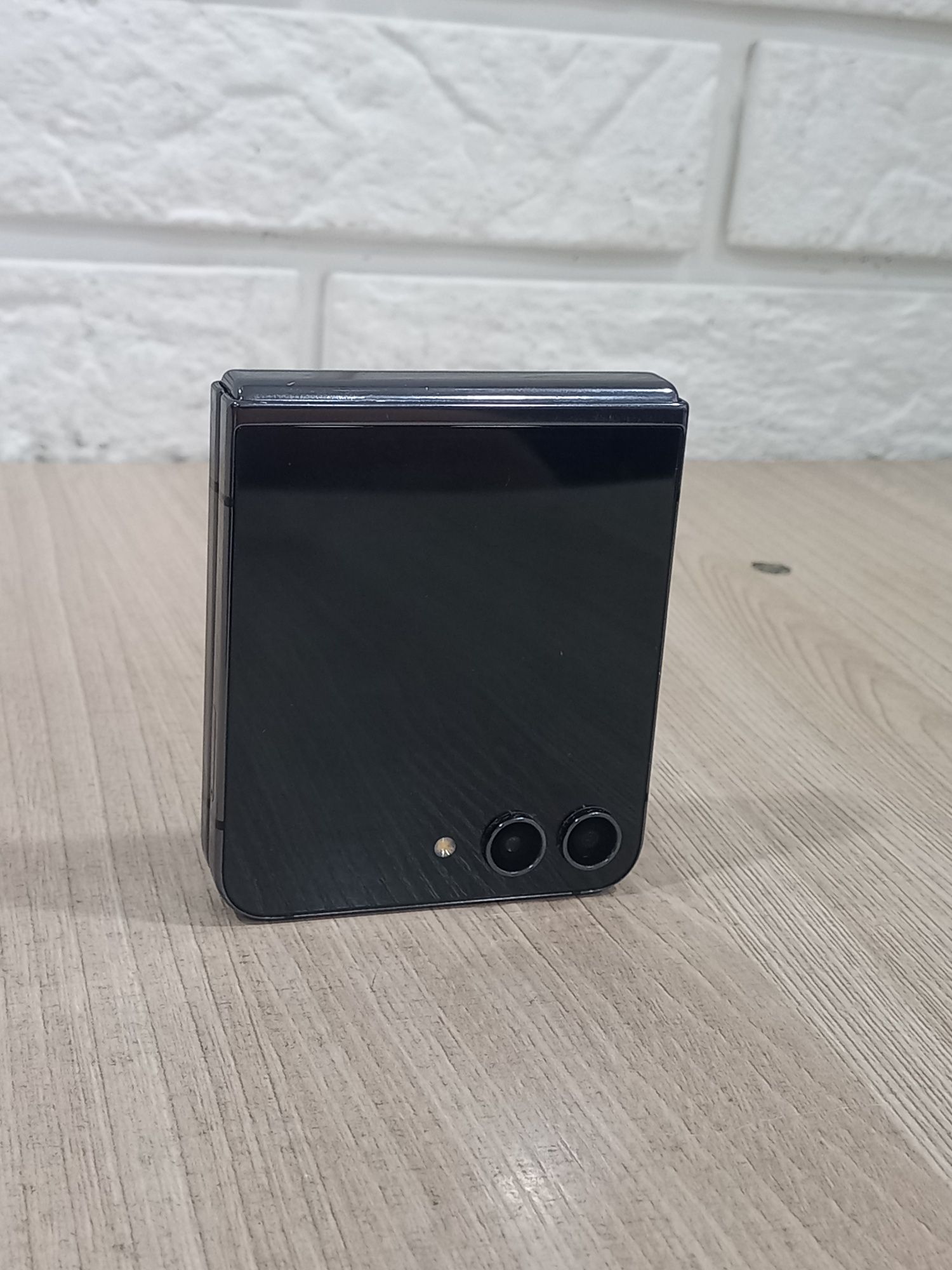 Самунг З флип 5 / Samsung Z flip 5