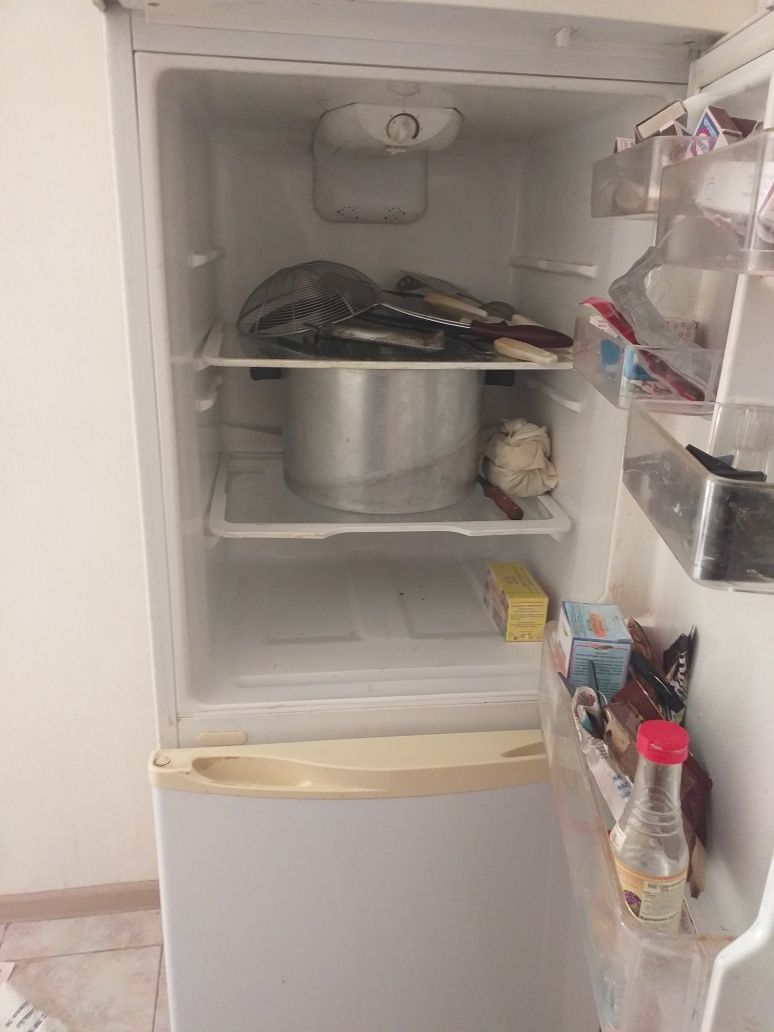 Продам холодильник LG