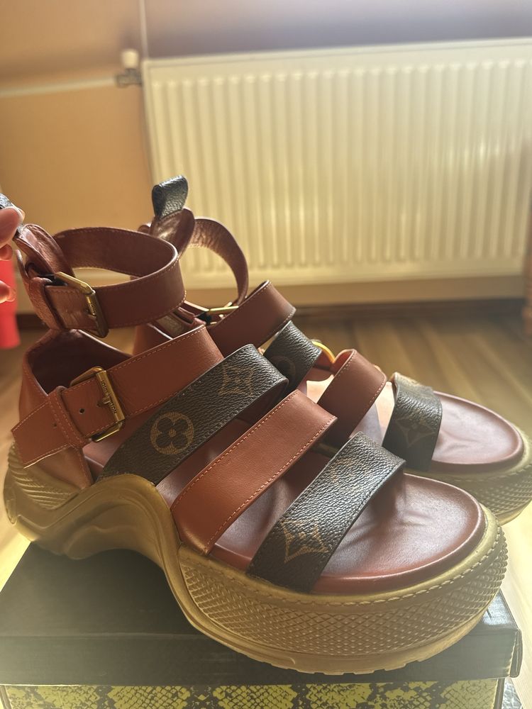 Сандали Louis Vuitton