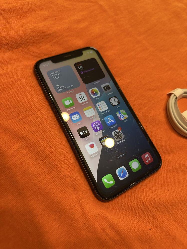 IPHONE 11 128gb neverlocked baterie 98% ,face id cu eroare