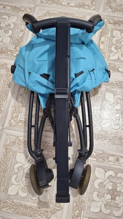 Продается коляска прогулочная Quinny Yezz