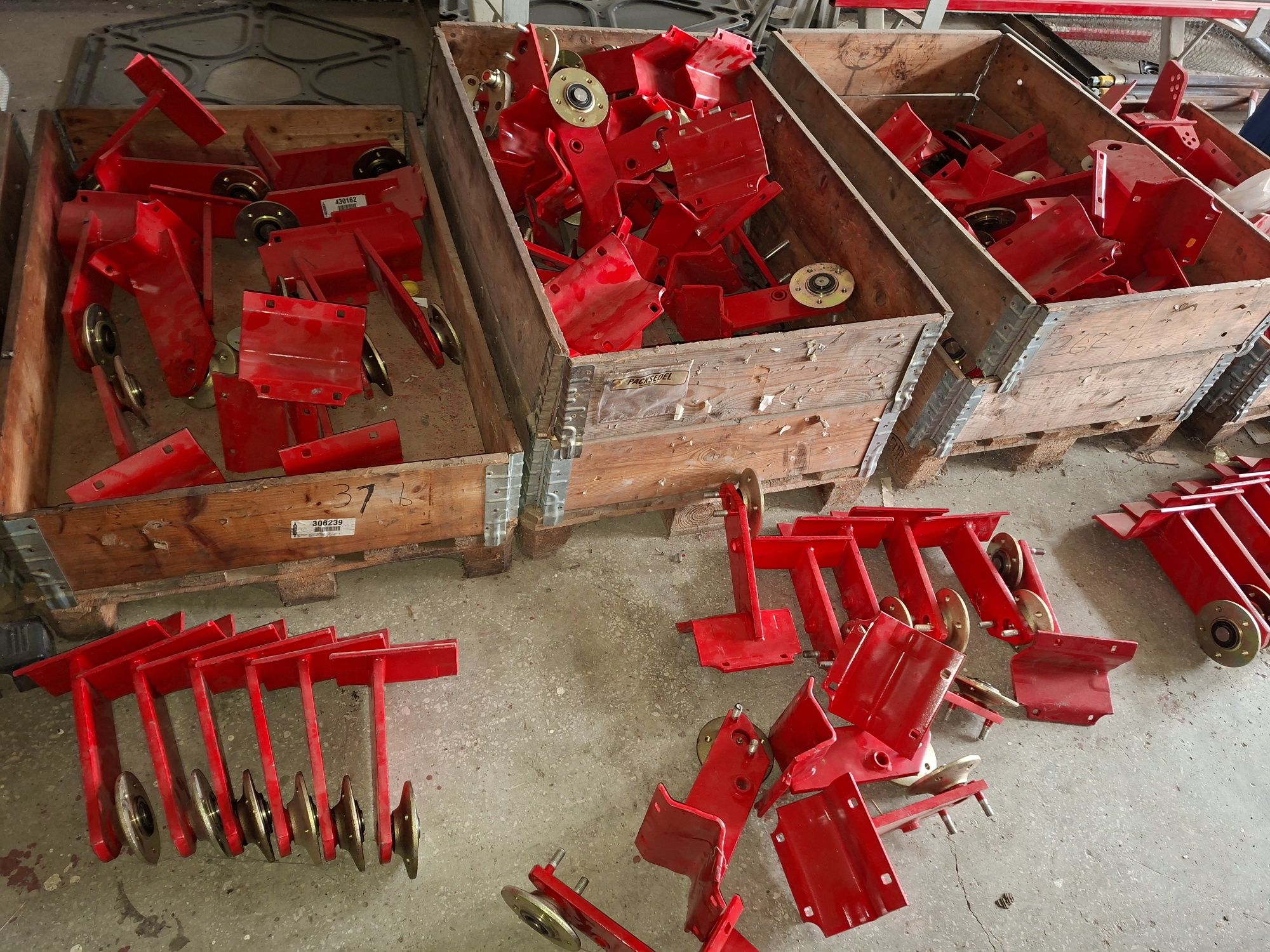Vând piese  pt. combine, tractoare, semanatori, hawe, Inuma, Blanchard