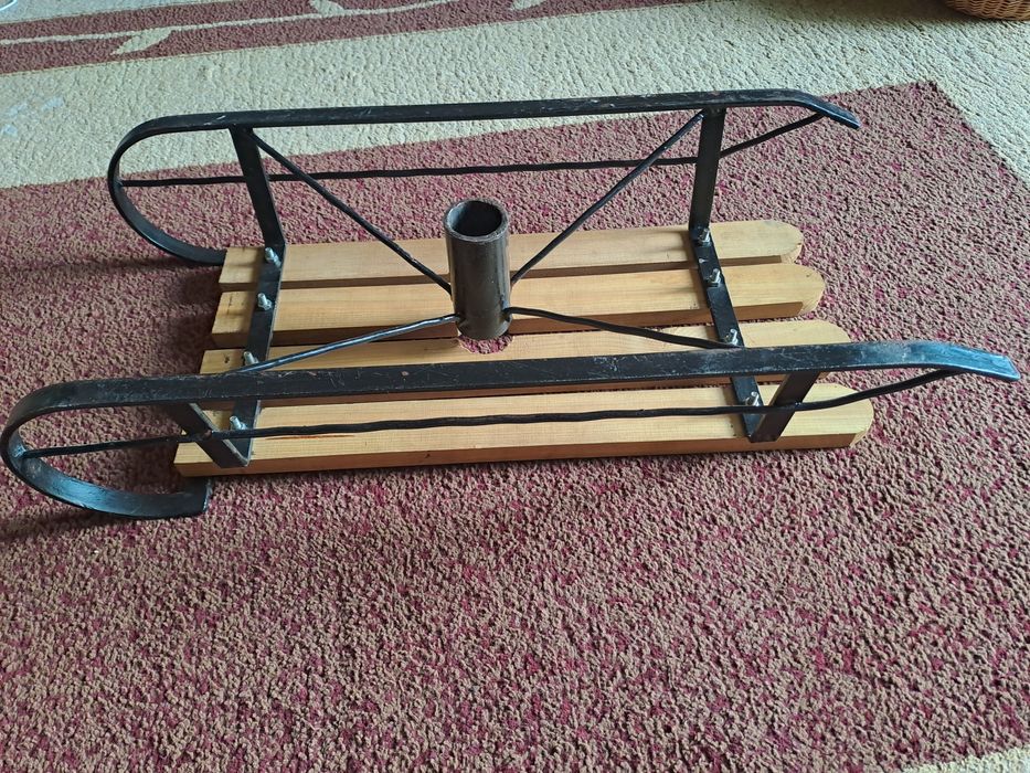 Suport pentru brad Craciun-sanie